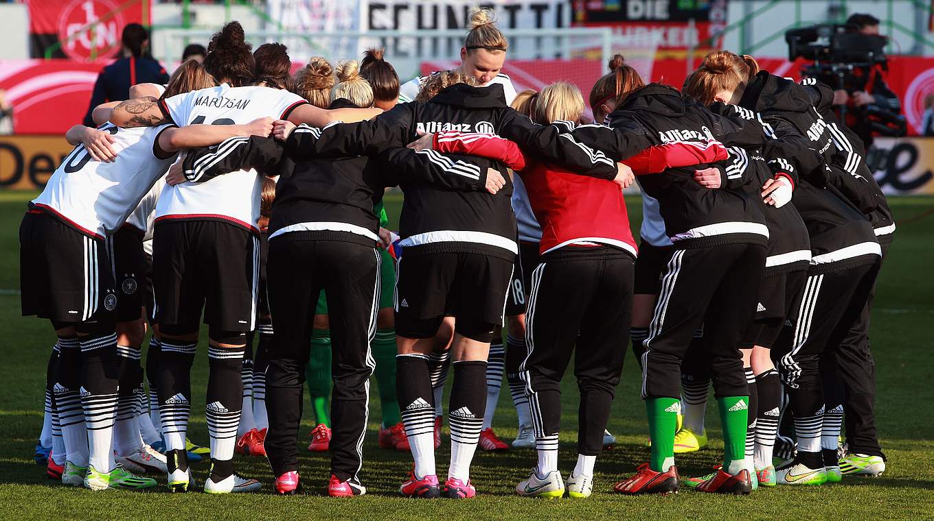 Herzlich: Die DFB-Frauen nehmen Dich in ihren Kreis auf. © Getty Images