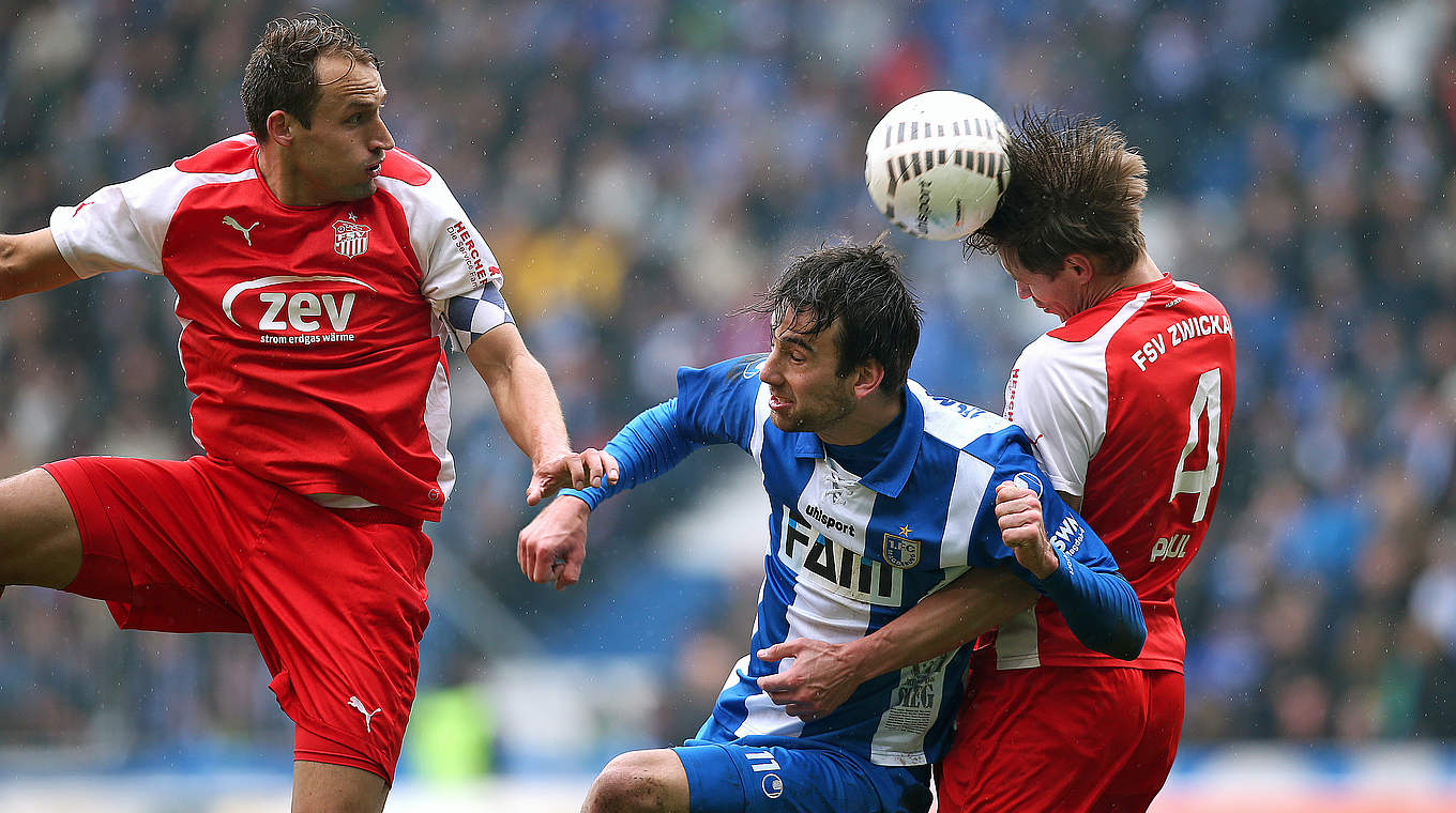 Fernduell um die Meisterschaft: Magdeburg und Zwickau wollen in die 3. Liga © 2015 Getty Images