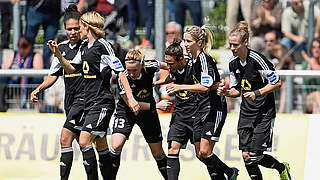 Wollen den Pokal nach Frankfurt holen: Spielerinnen des  1. FFC Frankfurt © 2015 Getty Images