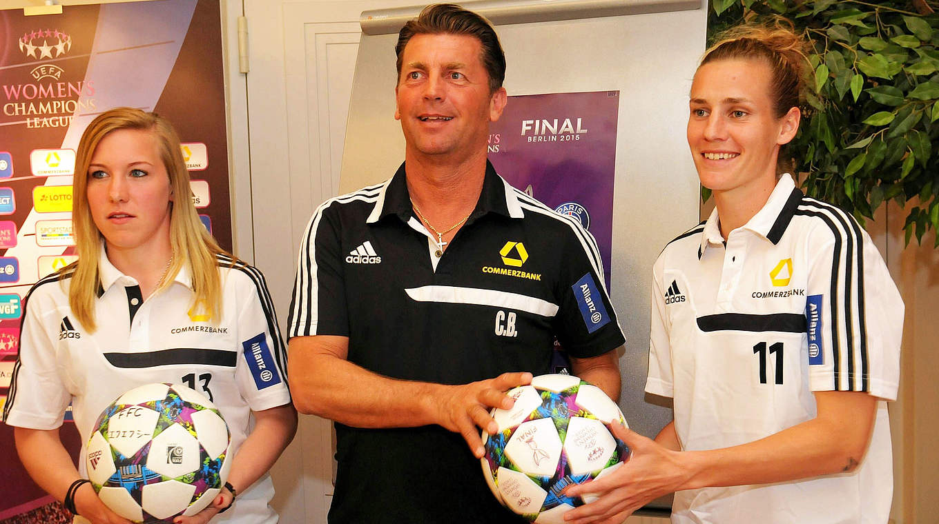 Ready for the final: FFC manager Colin Bell with Marith Prießen and Simone Laudehr © imago/Hartenfelser