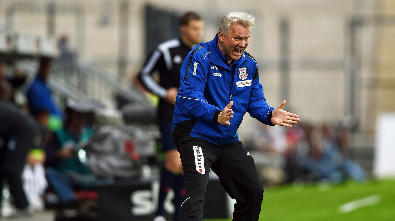 Unter Druck: Trainer Möhlmann und der FSV Frankfurt © 2015 Getty Images