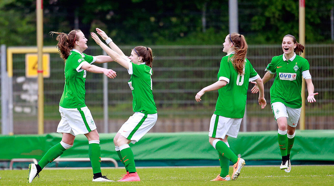 Jubel beim SV Werder: Sanders (l.) gelingen zwei Treffer © 2015 Getty Images