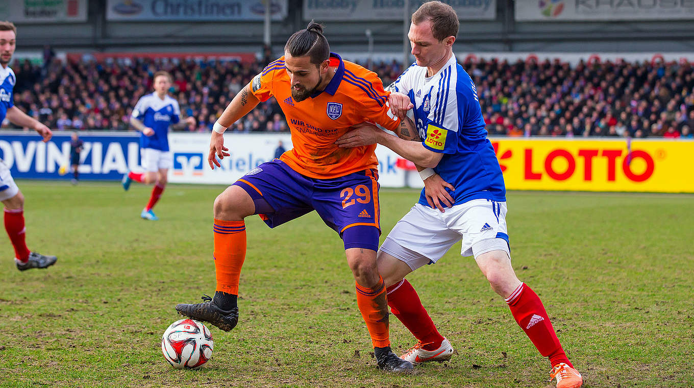 Alvarez (l.): "Osnabrück gehört meiner Meinung nach in die 2. Bundesliga" © 2015 Getty Images