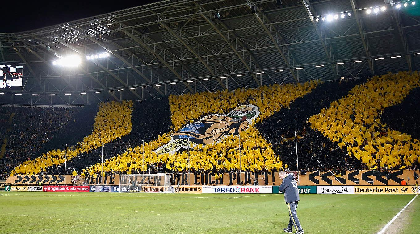 Erstligareife Kulisse erwartet - bei Zuschauerkrösus Dynamo Dresden © 2015 Getty Images