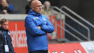 Training unter Ausschluss der Öffentlichkeit: Trainer Karsten Baumann und Hansa Rostock © 2015 Getty Images