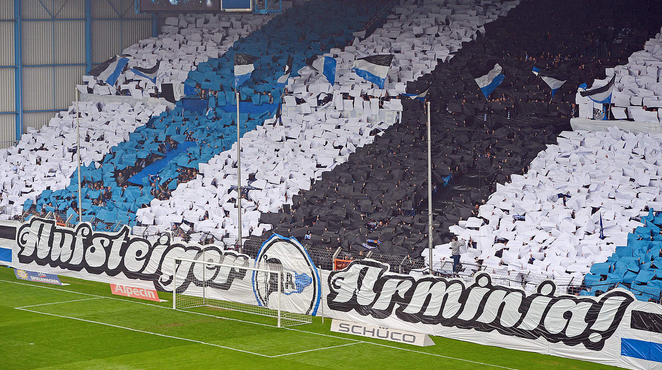 Die Besten der Liga: Arminia Bielefeld holt 45 Punkte vor den eigenen Fans auf der Alm  © 2015 Getty Images