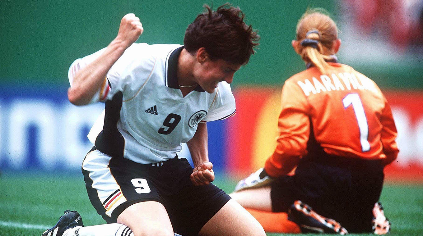 Freude über das Unentschieden gegen Brasilien: Birgit Prinz feiert ihren Treffer © Getty Images