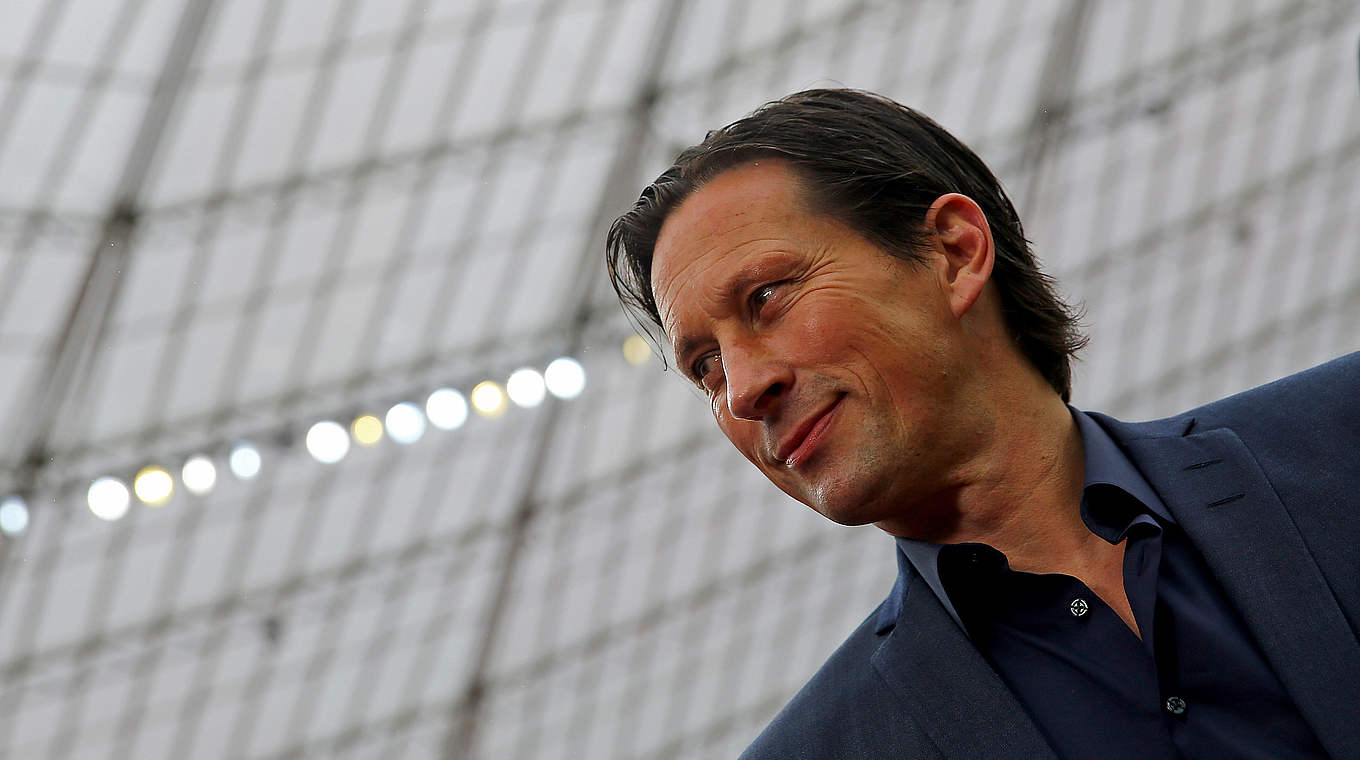 Head Coach Schmidt is "confident of reaching the group stage" © 2015 Getty Images