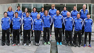 Gruppenfoto: Die Teilnehmer der UEFA Study Group in Burton-upon-Trent © DFB