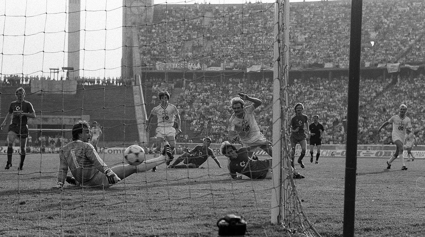 30 Jahre Pokalfinale In Berlin: Zum Auftakt Eine Sensation :: DFB ...