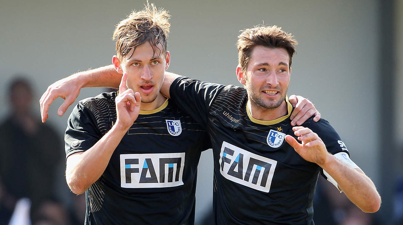 Mit Vorfreude in die Aufstiegsspiele zur 3. Liga: Marius Sowislo (r.) und Nicolas Hebisch © 2015 Getty Images