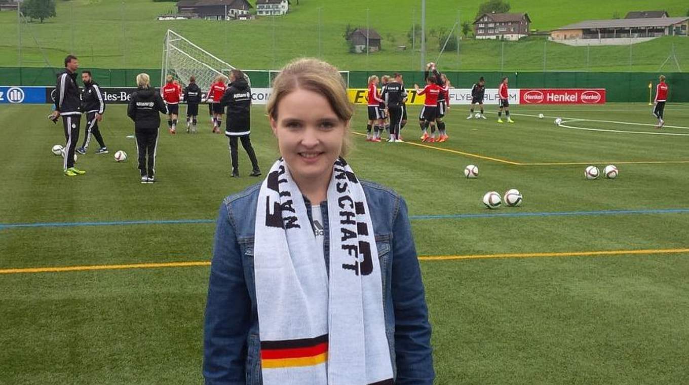 Nahe dran: Stefanie Diehl beim Abschlusstraining der DFB-Frauen. © Fan Club Nationalmannschaft