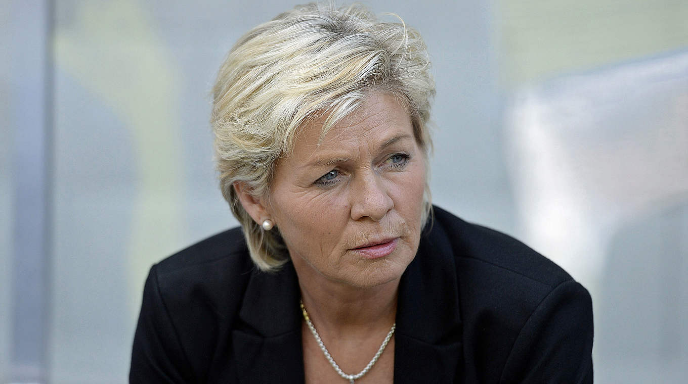 Viele Erkenntnisse: Bundestrainerin Silvia Neid © 2015 Getty Images