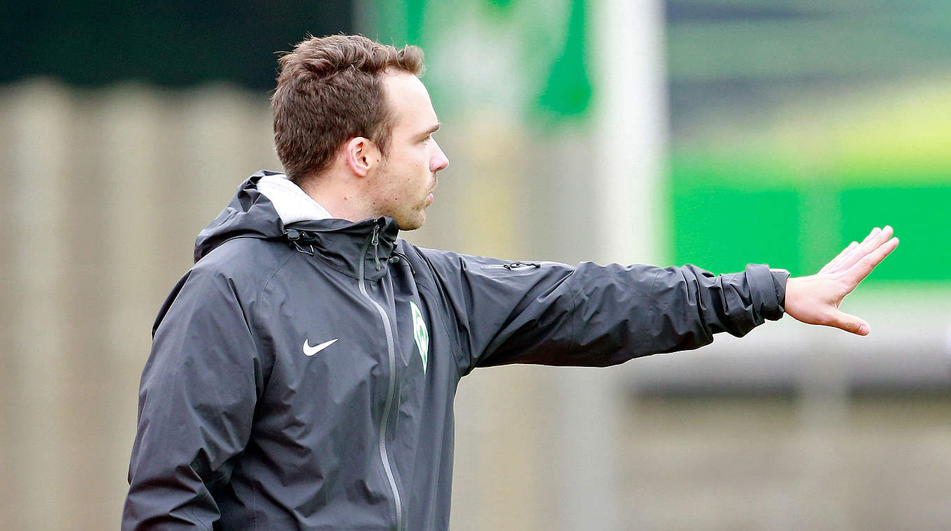 Rückschlag zum Auftakt: Bremens Coach Alexander Kluge verliert in Jena © 2015 Getty Images