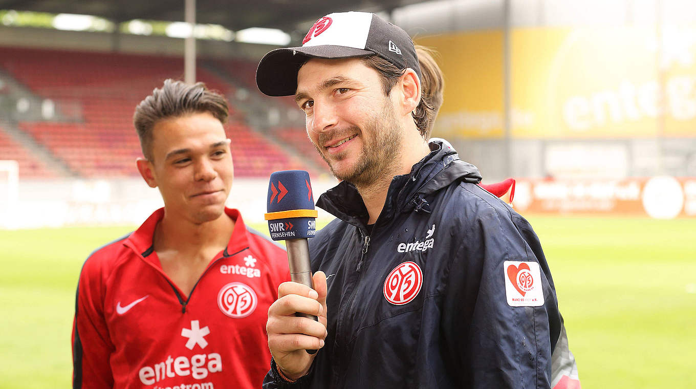 "Genau der richtige Trainer" für Mainz II: Schwarz (v.) "leistet herausragenden Arbeit" © imago/Martin Hoffmann