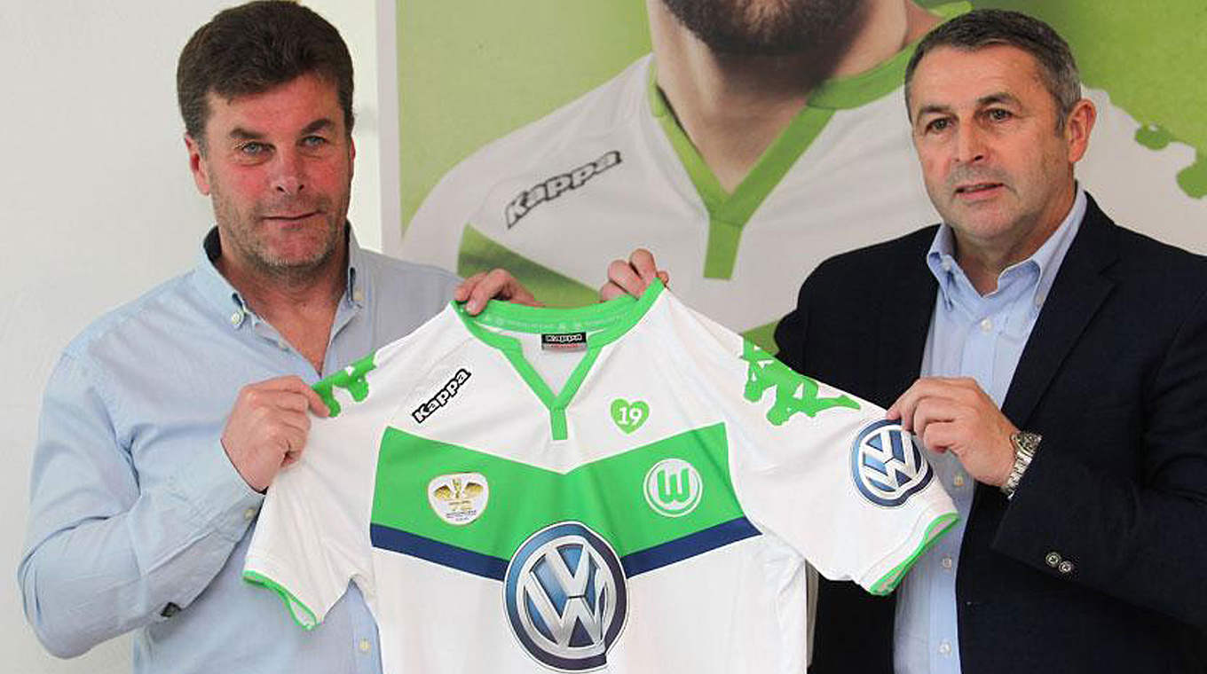 Klaus Allofs: "Now he isn’t just in our thoughts, but on our kits too" © Twitter @VfL_Wolfsburg