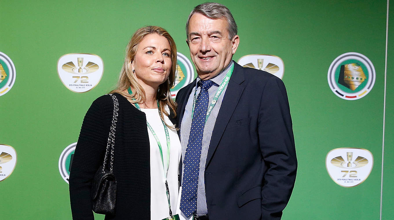 DFB-Präsident Wolfgang Niersbach mit Marion Popp © 2015 Getty Images