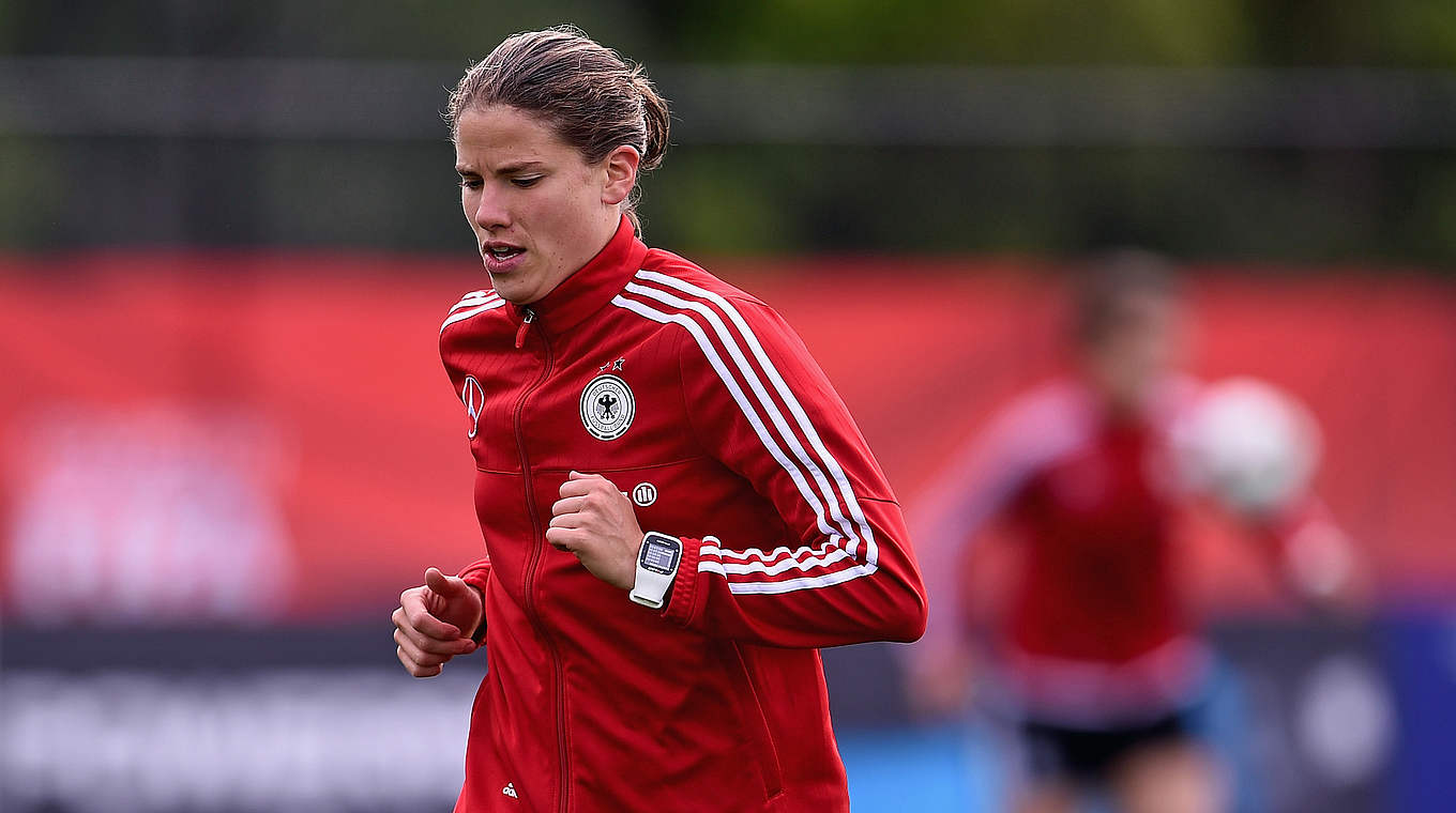 In der kommenden Saison häufig in Rot: Annike Krahn wechselt nach Leverkusen © 2015 Getty Images