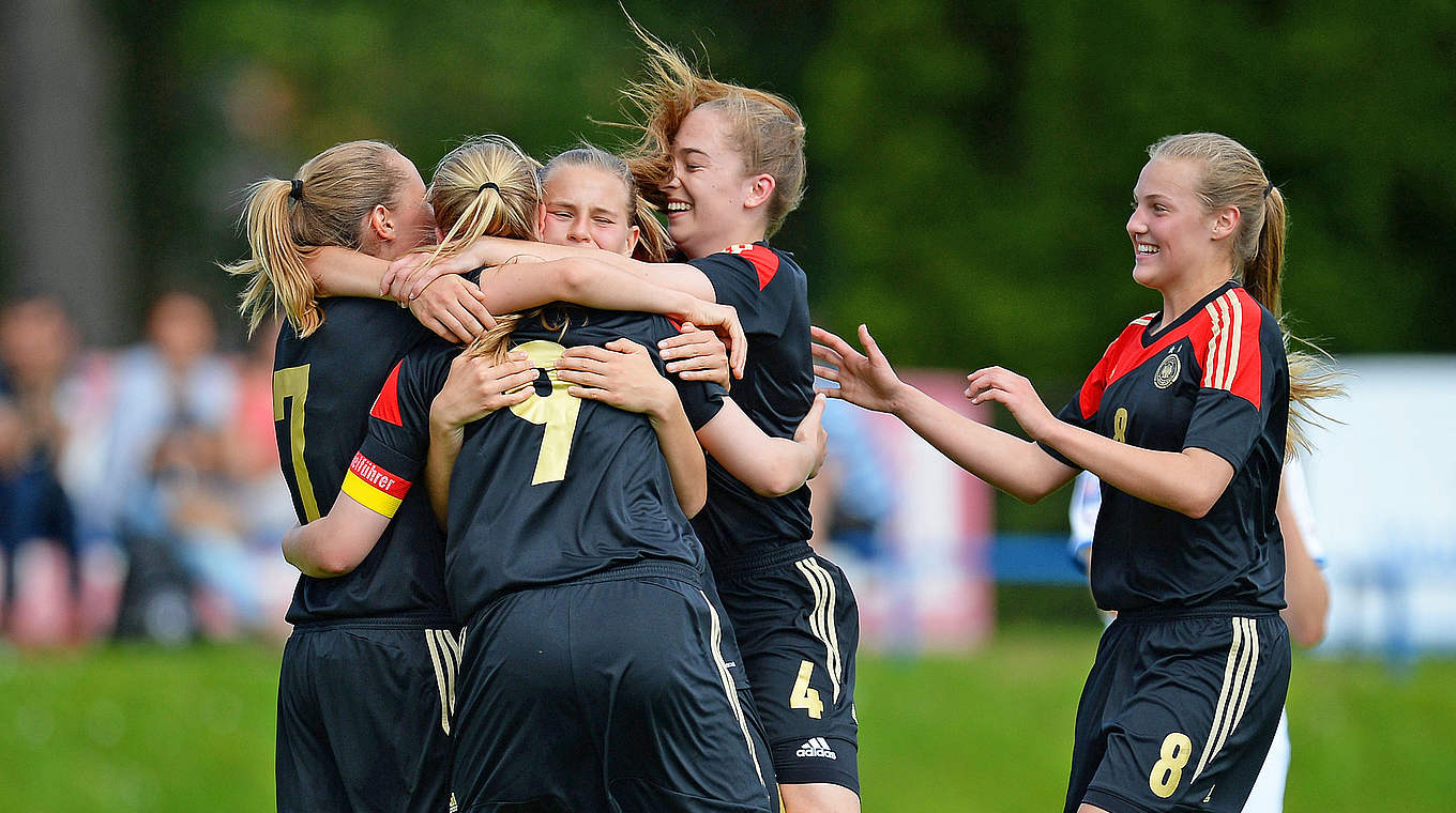 Klarer Sieg in Tschechien: Jubel bei den U 15-Juniorinnen © 2015 Getty Images