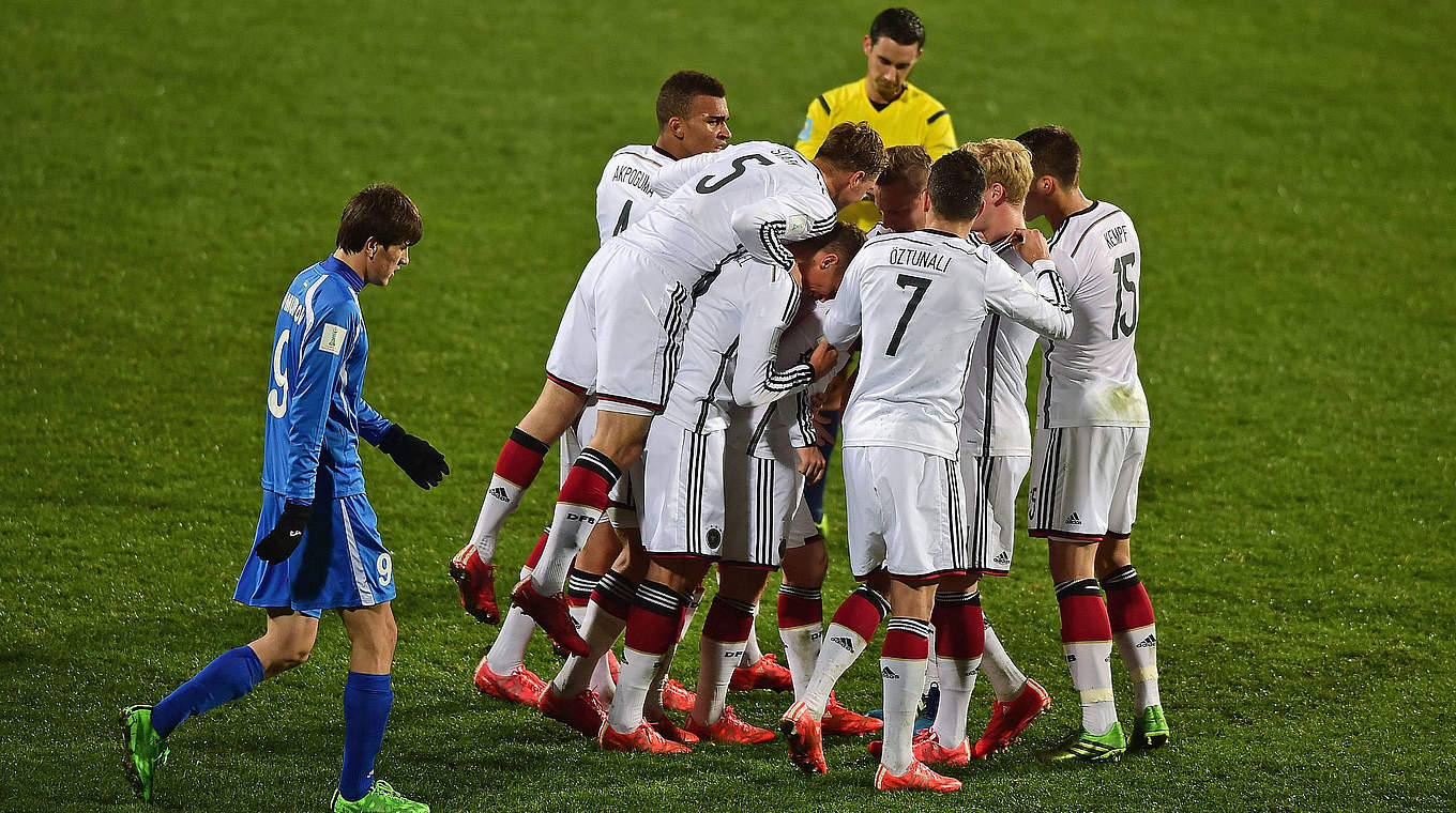 Through to the knockout stage: German U20s celebrate © 2015 FIFA
