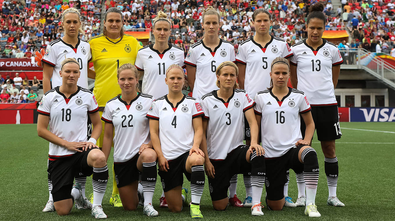 Mannschaftsfoto vor dem Spiel: Die DFB-Frauen machten schon vor dem Anpfiff einen hochkonzentrierten Eindruck © 2015 Getty Images