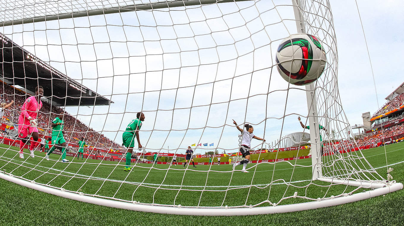 Eines von zehn Toren: Die DFB-Frauen erlebten einen Traumstart in das Turnier in Kanada © 2015 Getty Images