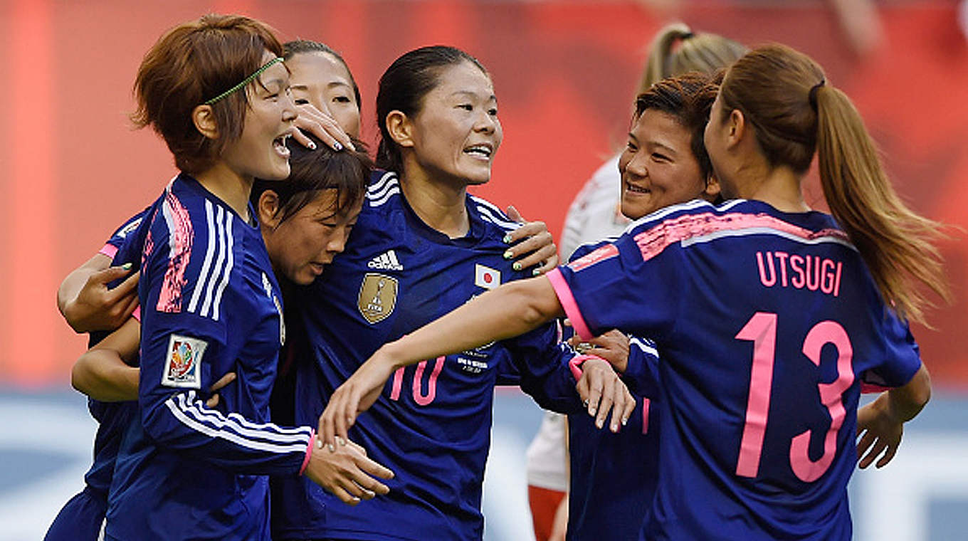 Jubel bei den Japanerinnen: Auftaktsieg gegen die Schweiz © 2015 FIFA