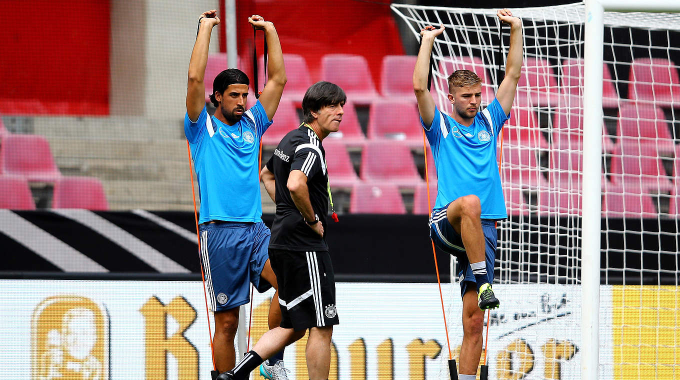 Training under Löw: Sami Khedira prepares himself for the international match
 © 2015 Getty Images
