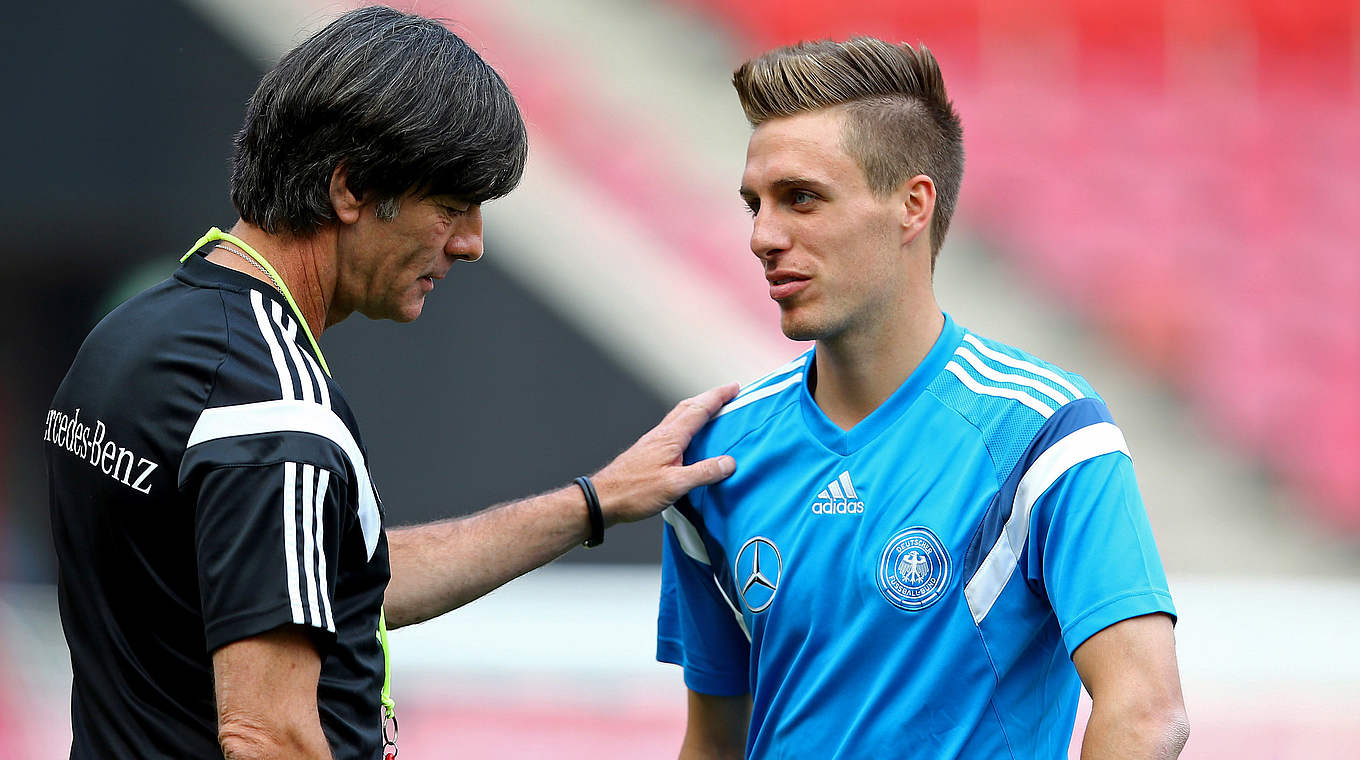 Im Dialog: Bundestrainer Löw (l.) und Debütant Herrmann © 2015 Getty Images