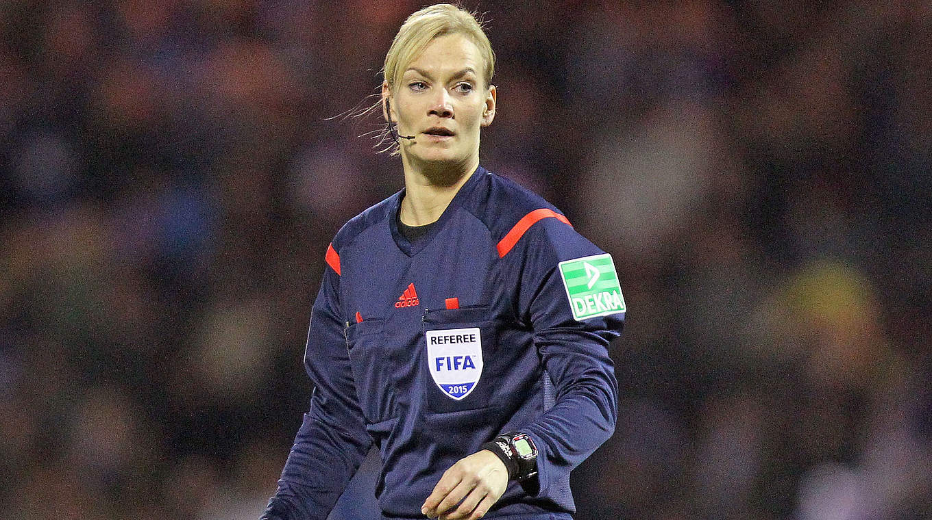 Pfeift ihr erstes Spiel bei der WM 2015: Bibiana Steinhaus © 2015 Getty Images