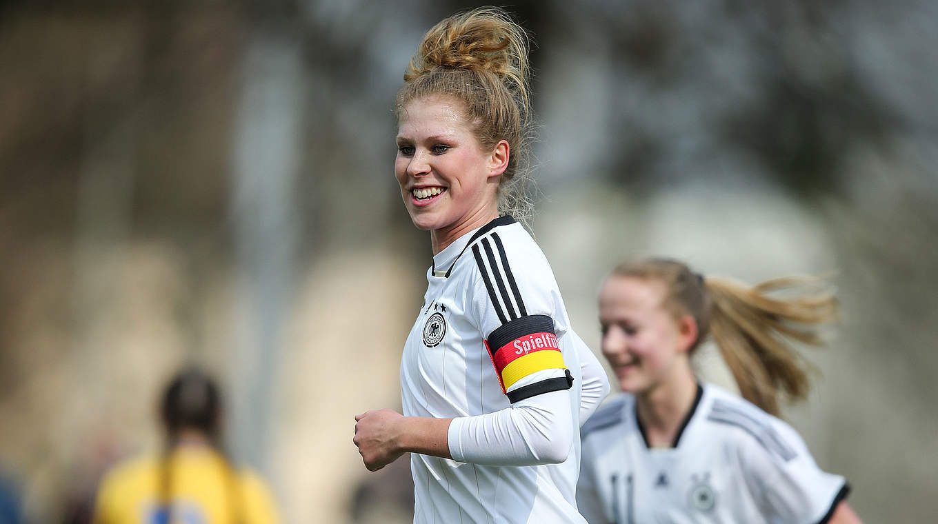 Will die DFB-Auswahl zum siebten EM-Titel führen: Spielführerin Rebecca Knaak (v.) © 2015 Getty Images