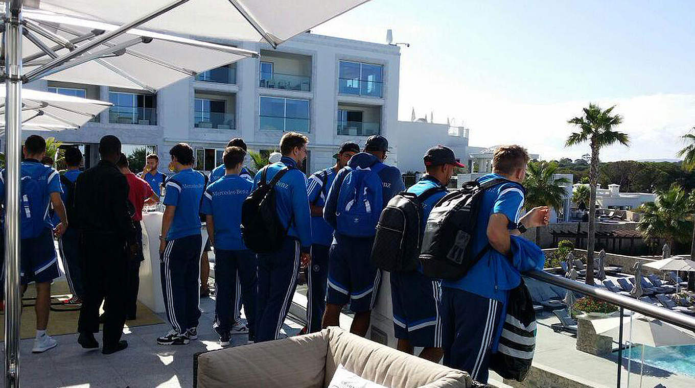 Die Mannschaft take in the sights at their hotel on the Atlantic coast © DFB