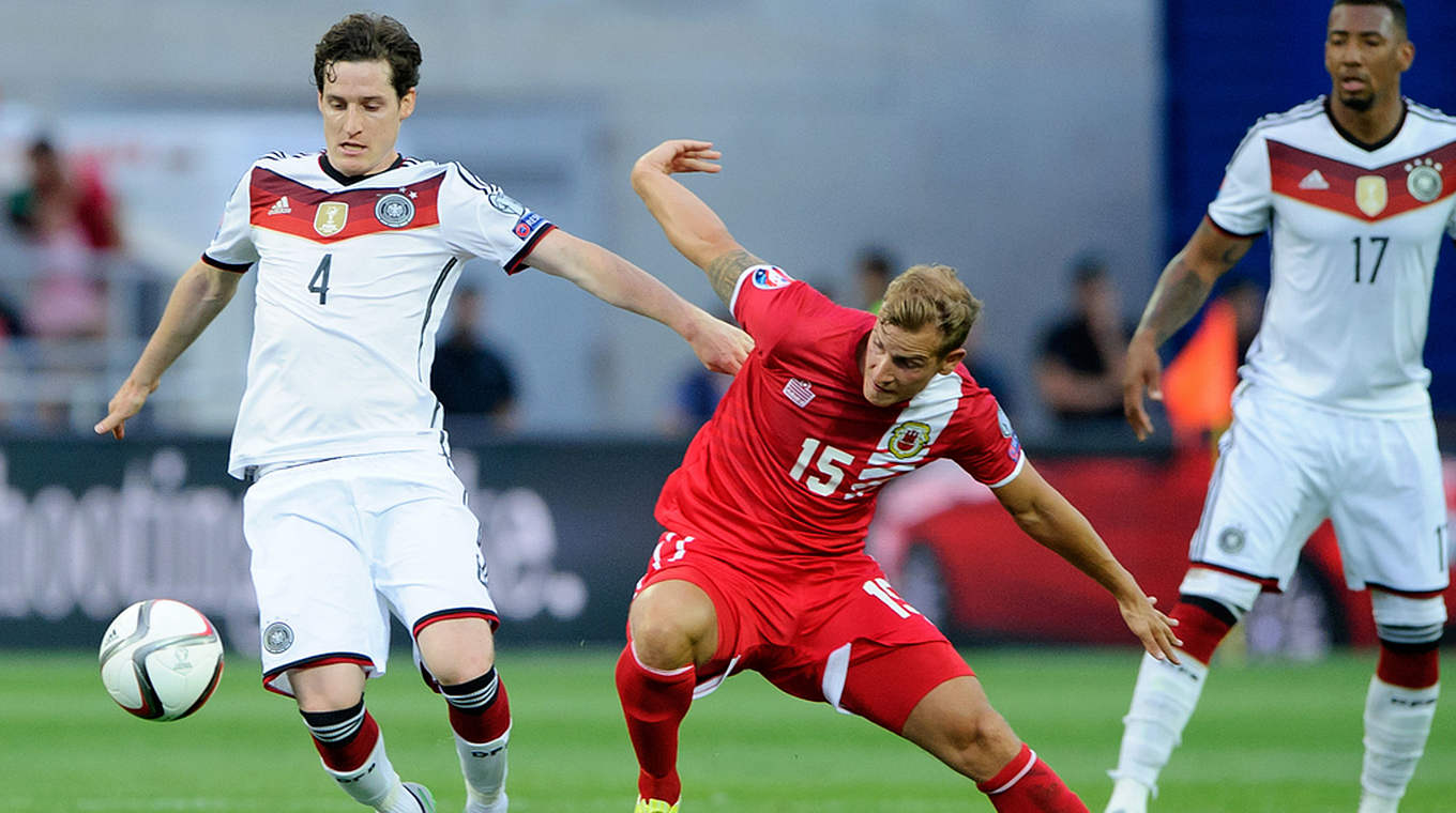 Neunter Einsatz für "Die Mannschaft": Sebastian Rudy (l.) © GES/Marvin Guengoer