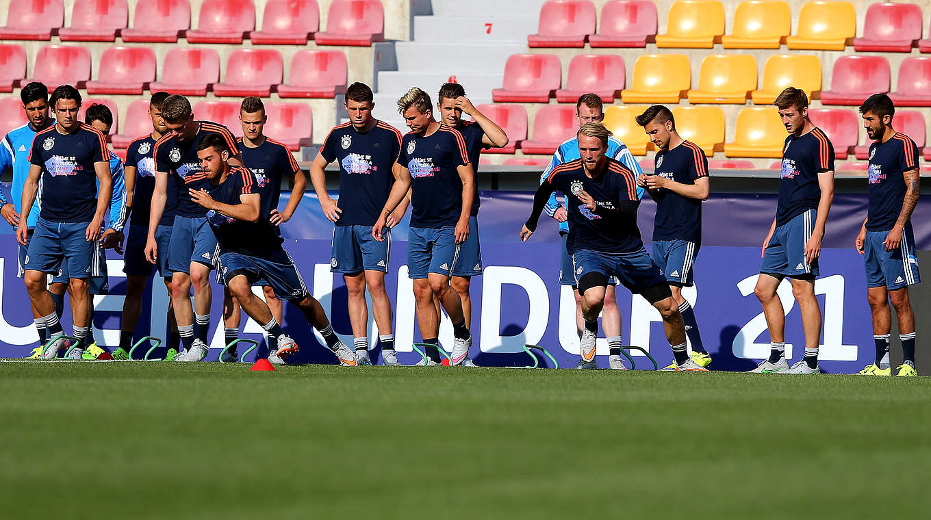 "We have to play the first game like a final”: U21s before their first game against Serbia © 2015 Getty Images