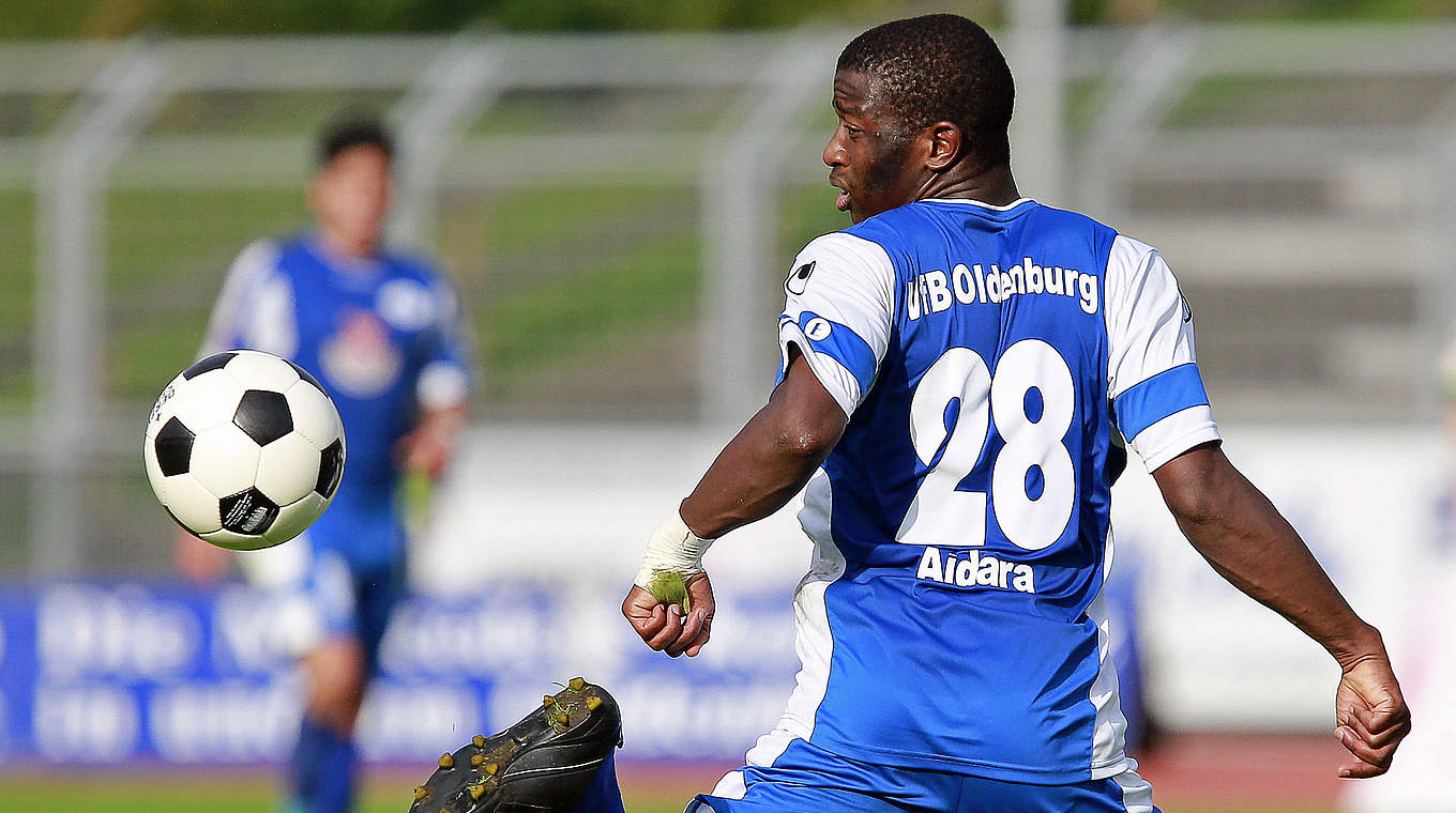 Neu in Bremen: Der Ex-Oldenburger Mohamed Aidara wechselt an die Weser © 2013 Getty Images