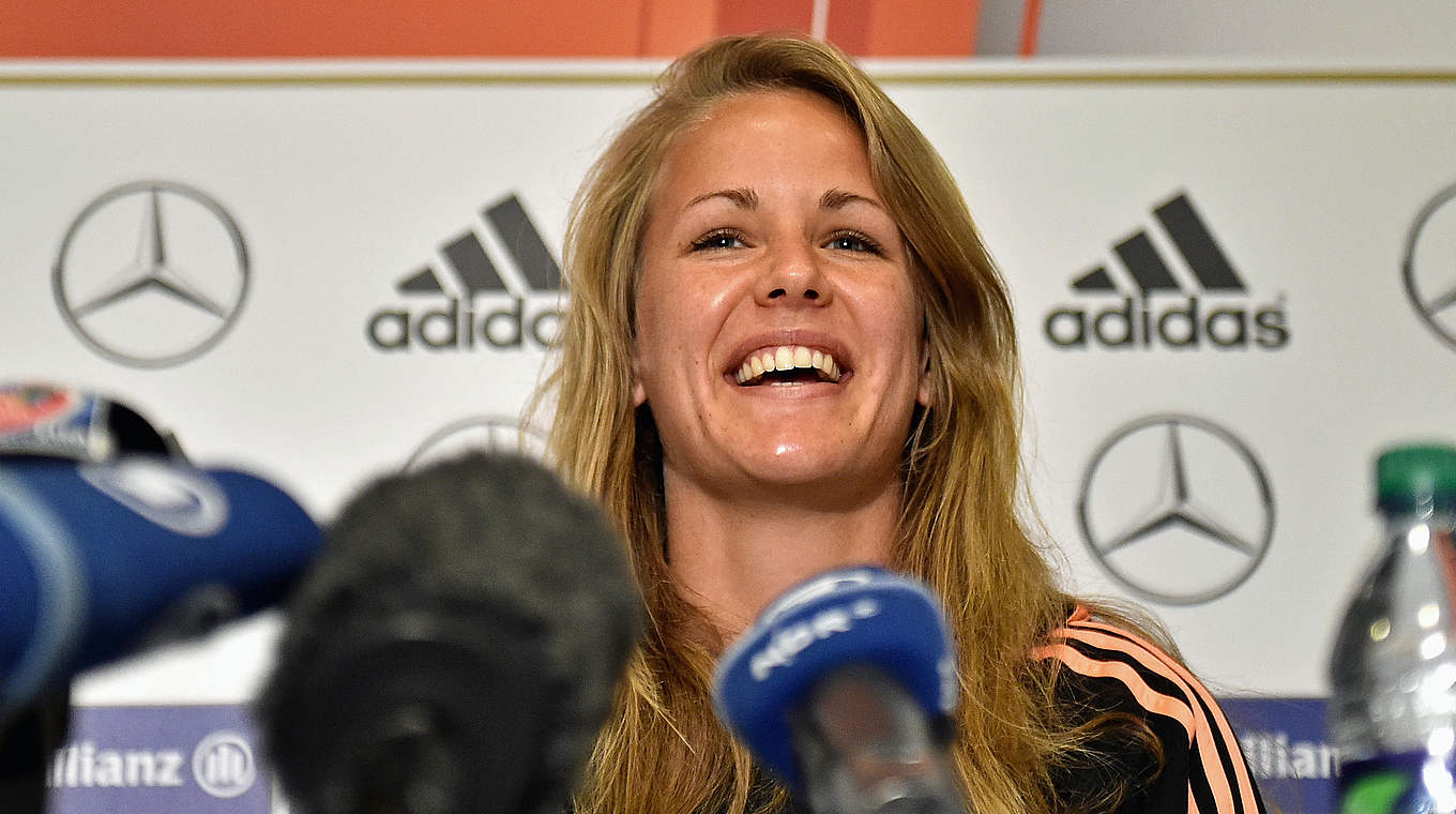 Angreiferin Lena Petermann vor dem Achtelfinale: "Jetzt geht die WM so richtig los" © 2015 Getty Images