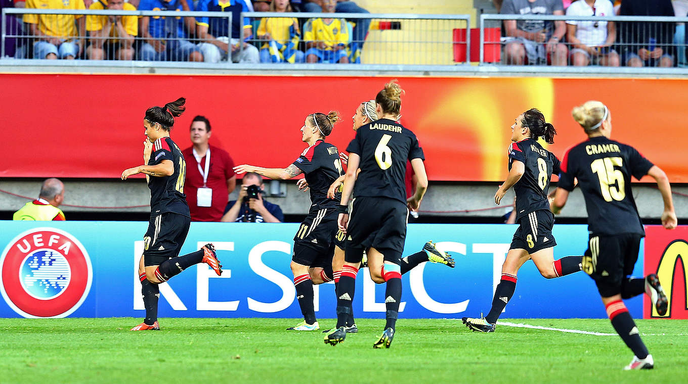 Siegtreffer zum EM-Titel 2013: Dzsenifer Marozsan lässt Deutschland jubeln © 2013 Getty Images