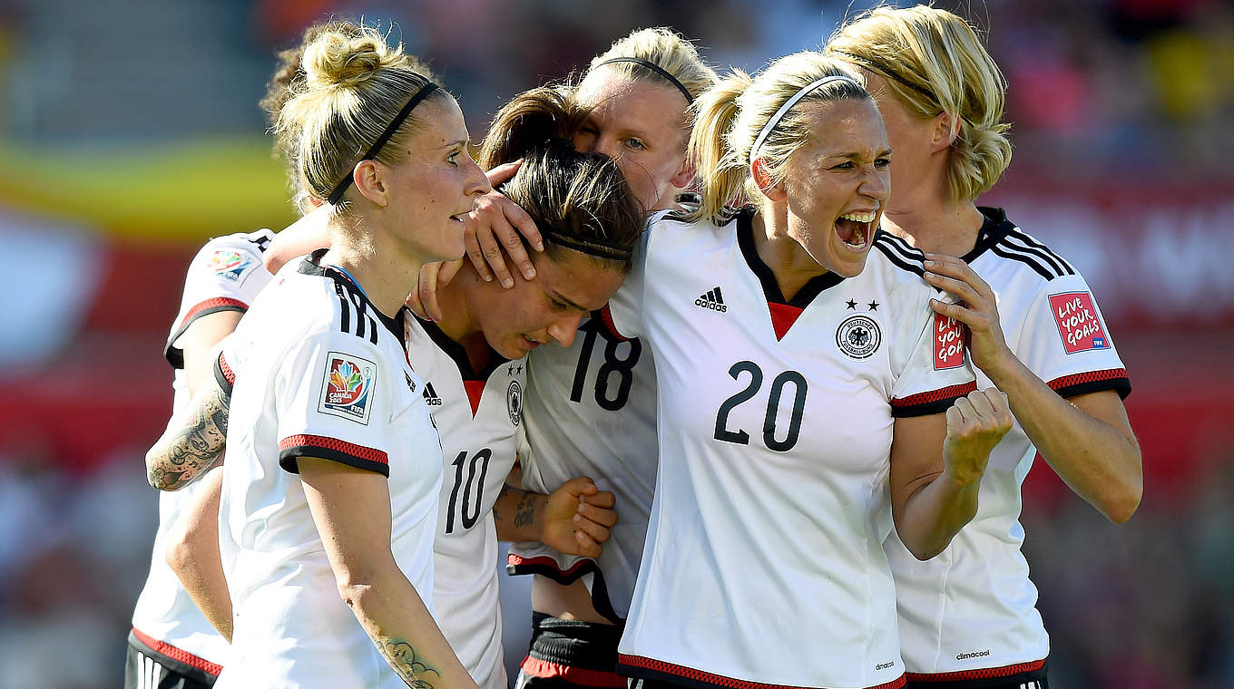 Termine und Orte der EM-Quali 2015 sind fix: Die DFB-Frauen wollen wieder jubeln © 2015 FIFA