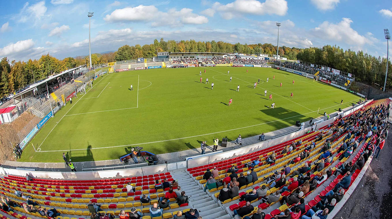 Lokalrivalen in einem Stadion: Elversberg und Saarbrücken spielen an der Kaiserlinde © imago sportfotodienst