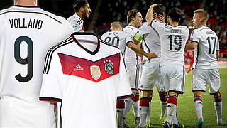 Mit vier Sternen und Trophy Badge veredelbar: die U 21-Trikots im DFB-Fanshop © DFB