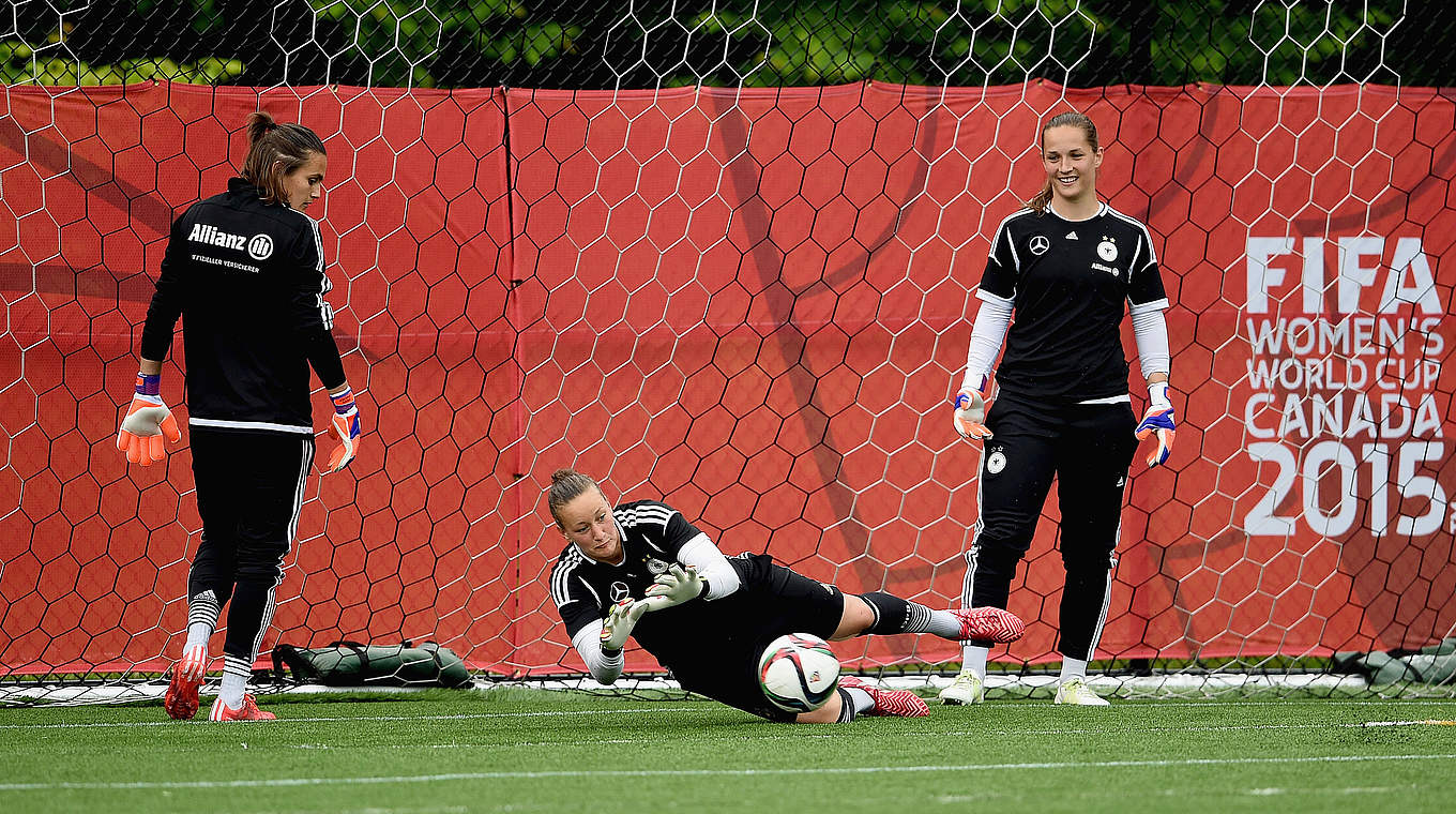 "Wir motivieren uns im Training gegenseitig": Schult pariert unter Beobachtung © 2015 Getty Images