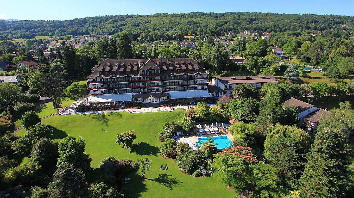 Vier-Sterne-Hotel als Teamquartier: Hotel Ermitage in Evian-les-Bains © rifflardphotoaeriennes@hotmail.fr