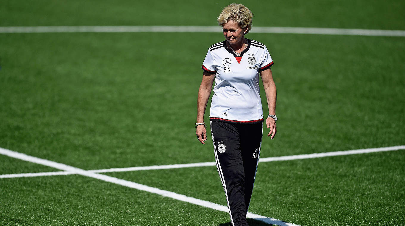 Bundestrainerin Silvia Neid fordert: Auftritt mit "Präsenz und Leidenschaft" © 2015 Getty Images