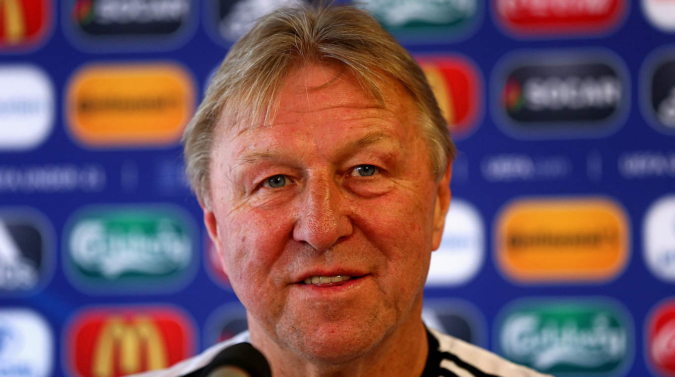 Horst Hrubesch: "Uns muss man erst einmal schlagen" © 2015 Getty Images