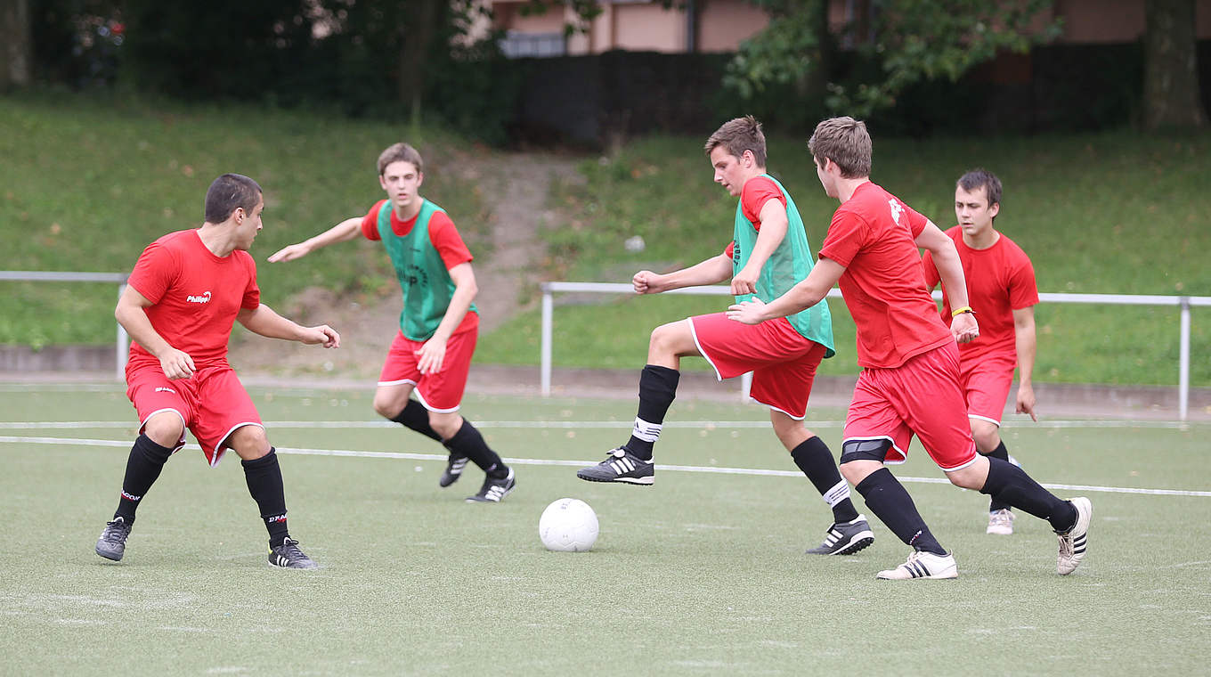 Schwitzen für die Fitness: Aber auch der Ball gehört dazu © DFB