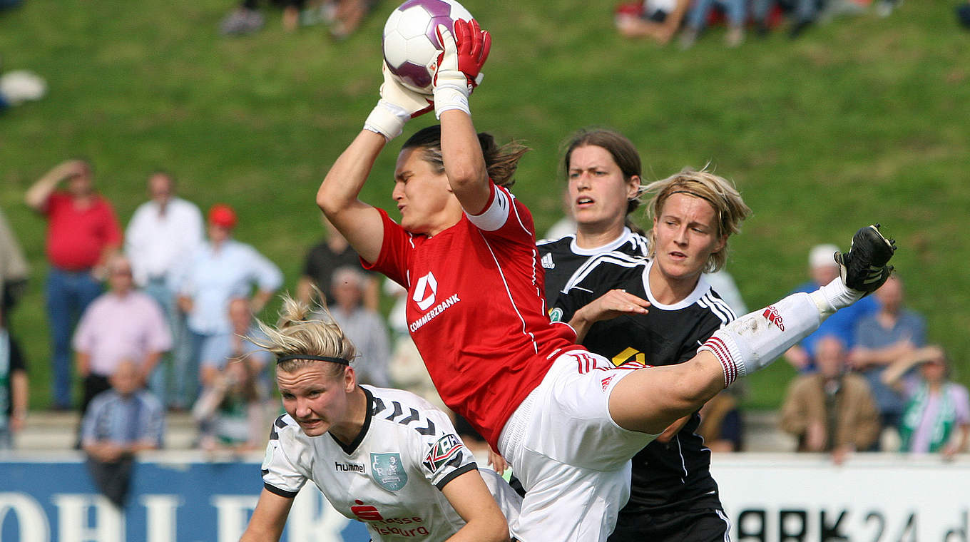 Lange Zeit in der Frauen-Bundesliga: Angerer im Trikot des 1. FFC Frankfurt © 2010 Getty Images