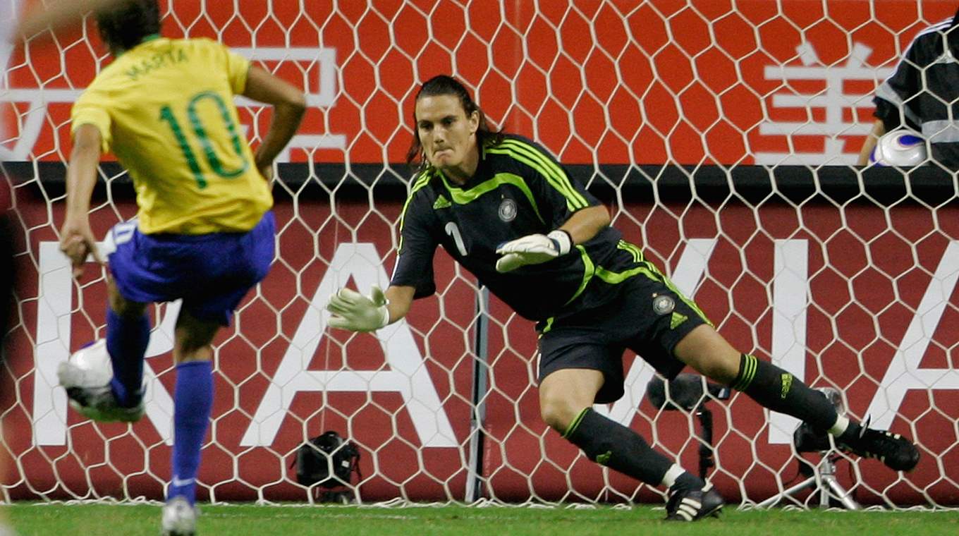 Die Null steht: Nadine Angerer pariert im WM-Finale 2007 den Elfmeter von Marta © Getty Images