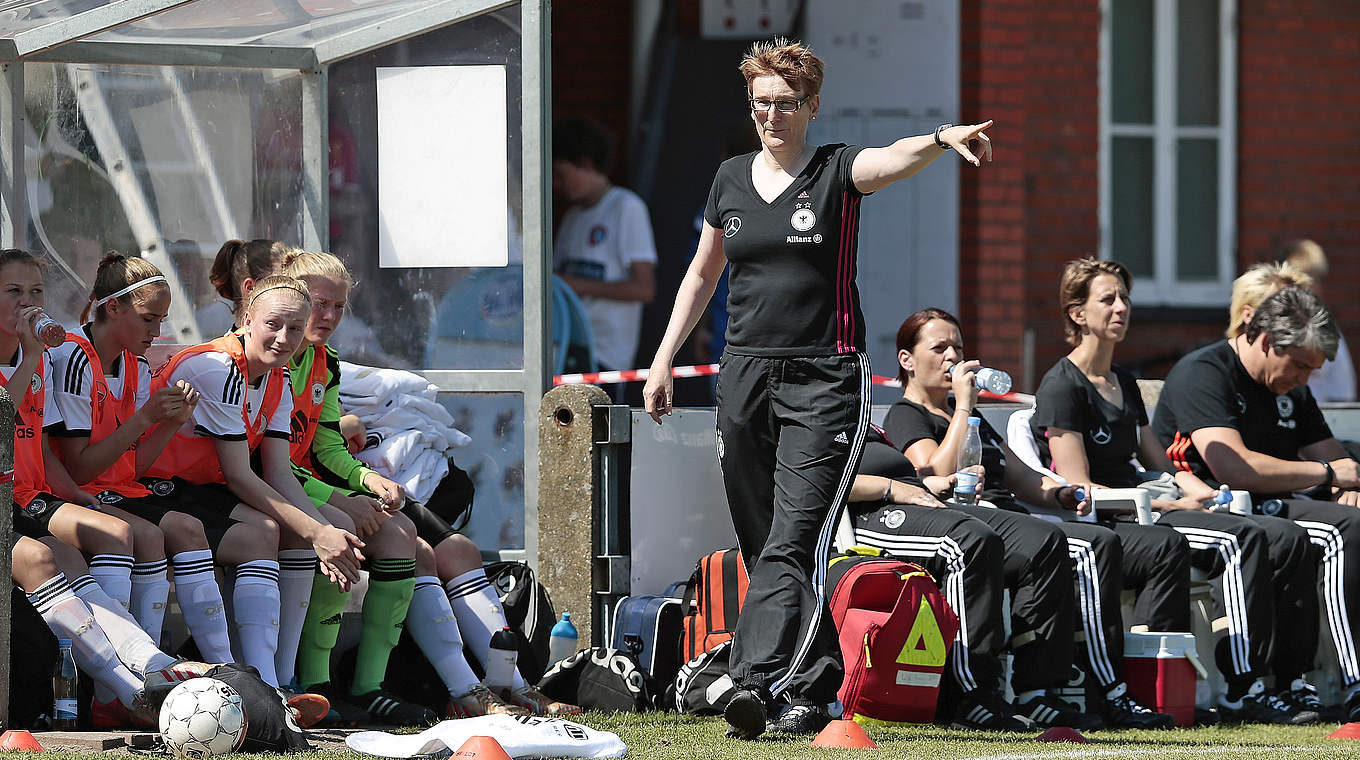 In Richtung vierter Sieg: Trainerin Carmen Holinka weist den Weg © 2015 Getty Images