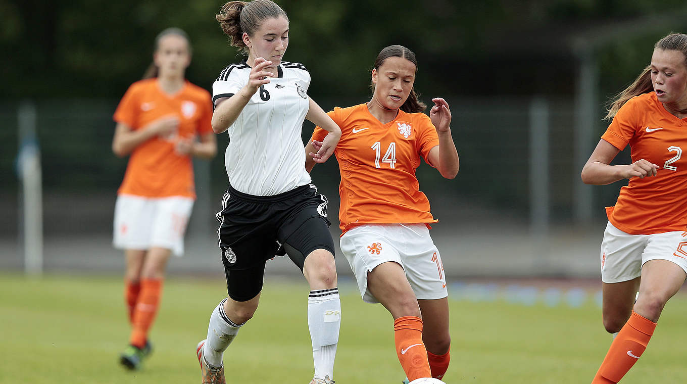 Im Laufduell: Lena Reiter (l.) © 2015 Getty Images