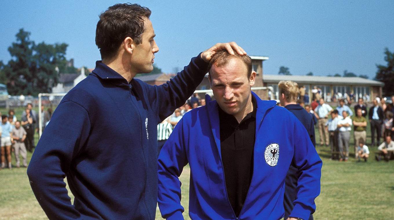 Hans Tilkowski (links) mit Uwe Seeler © imago